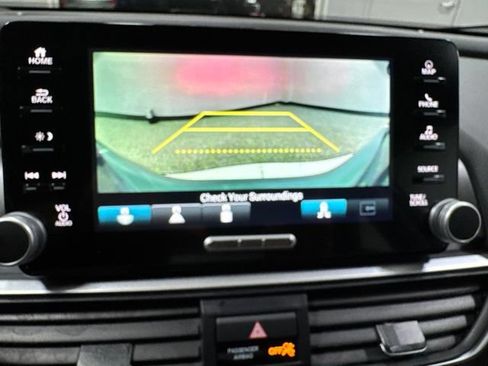 Used 2021 Honda Accord Touring image 5