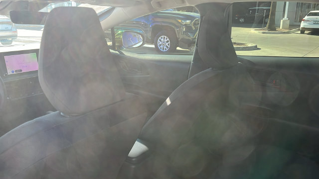 Used 2025 Toyota Prius LE FWD image 19