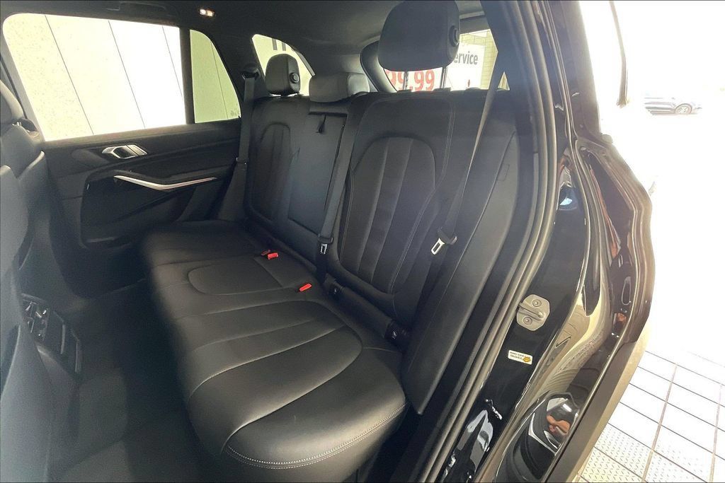 Used 2022 BMW X5 xDrive45e AWD/4WD image 14