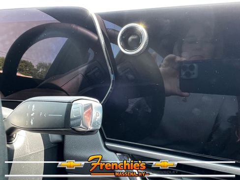 Used 2025 Chevrolet Equinox EV RS AWD/4WD image 17