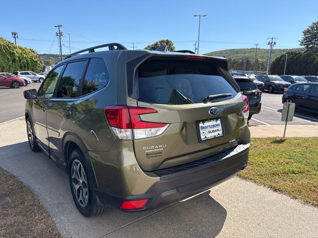 Used 2022 Subaru Forester Premium AWD/4WD image 6