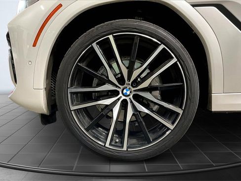 Used 2021 BMW X6 xDrive40i w/ M Sport Package image 9