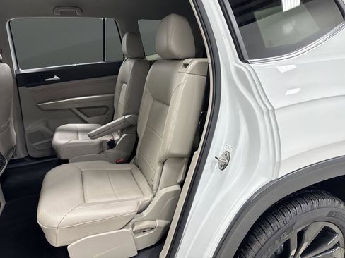 Used 2022 Volkswagen Atlas SE w/ Black Wheel Package image 26