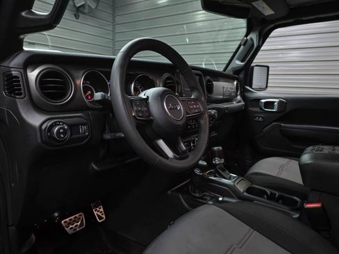 Used 2023 Jeep Gladiator Sport AWD/4WD image 13