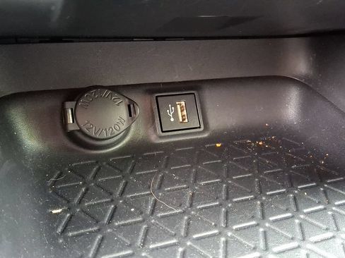 Used 2025 Toyota RAV4 LE AWD/4WD image 22