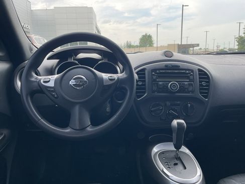 Used 2013 Nissan Juke S FWD image 10