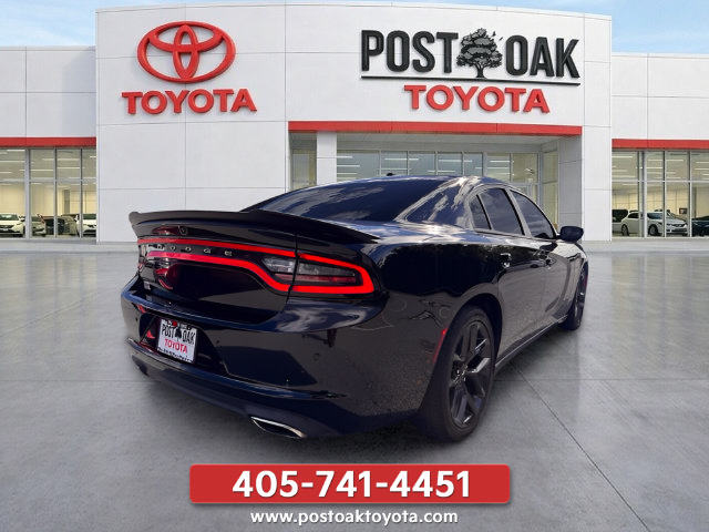 Used 2019 Dodge Charger SXT w/ Blacktop Package RWD image 6