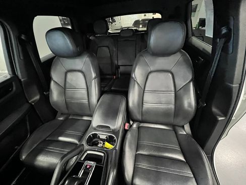 Used 2020 Porsche Cayenne AWD/4WD image 10
