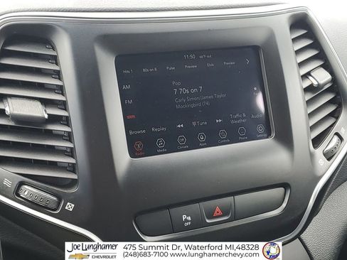 Used 2020 Jeep Cherokee Latitude Plus w/ Cold Weather Group AWD/4WD image 15