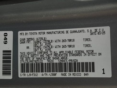 Used 2025 Toyota Tacoma TRD Off-Road image 25