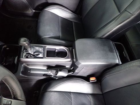 Used 2023 Toyota Tacoma TRD Off-Road w/ TRD Premium Off Road Package image 29