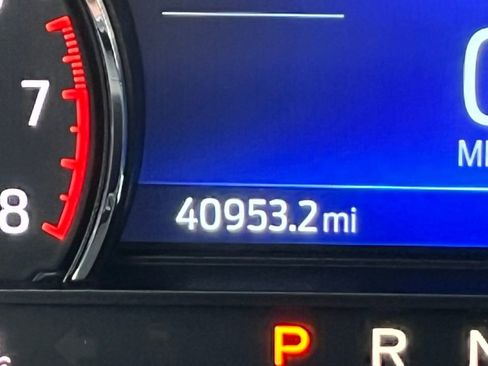 Certified 2022 Ford Explorer XLT w/ Equipment Group 202A image 7