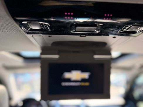 Used 2020 Chevrolet Suburban LT RWD image 26