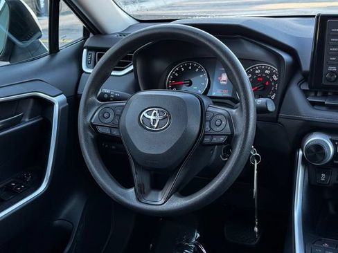 Used 2019 Toyota RAV4 LE w/ Carpet Mat Package AWD/4WD image 13