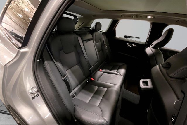Used 2024 Volvo XC60 B5 Plus w/ Protection Package Premier AWD/4WD image 30