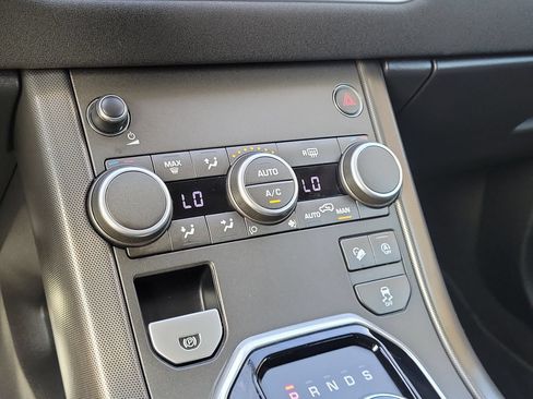 Used 2019 Land Rover Range Rover Evoque SE AWD/4WD image 27