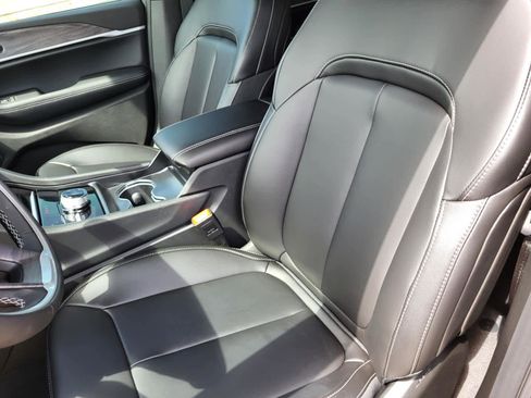 New 2025 Jeep Grand Cherokee L Limited image 15