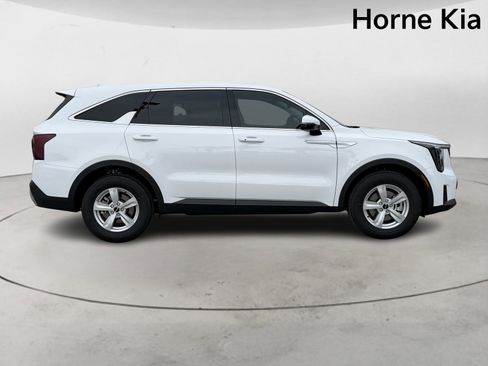 New 2026 Kia Sorento LX FWD image 3