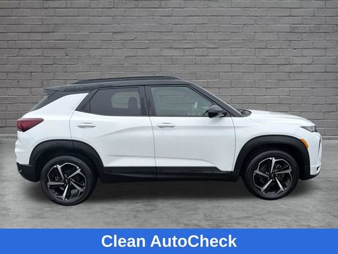 Used 2022 Chevrolet TrailBlazer RS w/ Sun and Liftgate Package AWD/4WD image 2