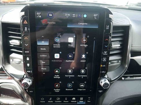 New 2025 RAM 3500 Limited AWD/4WD image 39