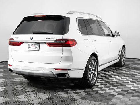 Used 2022 BMW X7 xDrive40i w/ Premium Package image 7