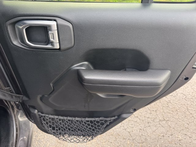 Used 2018 Jeep Wrangler Unlimited Sport S AWD/4WD image 15