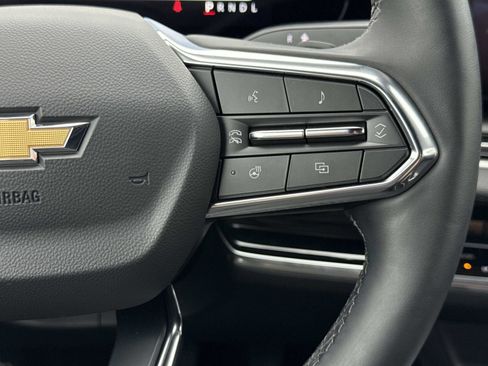 Used 2025 Chevrolet Equinox LT w/ Convenience Package II image 7