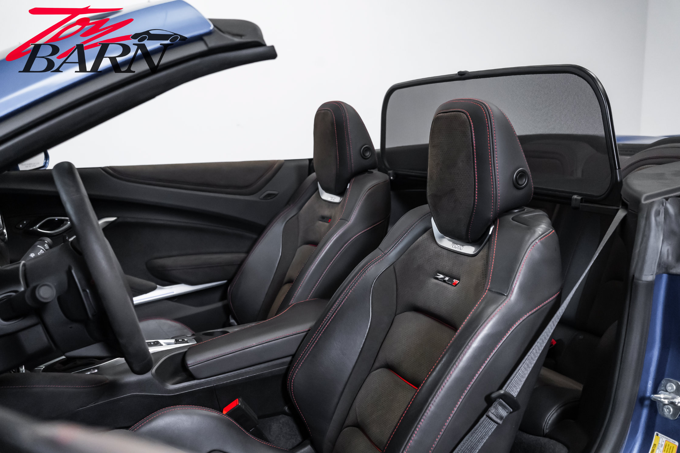 Used 2018 Chevrolet Camaro ZL1 RWD image 32