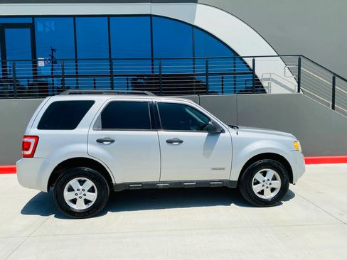 Used 2008 Ford Escape XLS FWD image 4