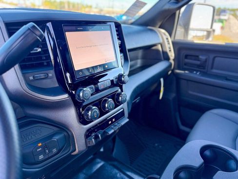 New 2026 RAM 2500 Tradesman w/ Chrome Appearance Group image 10