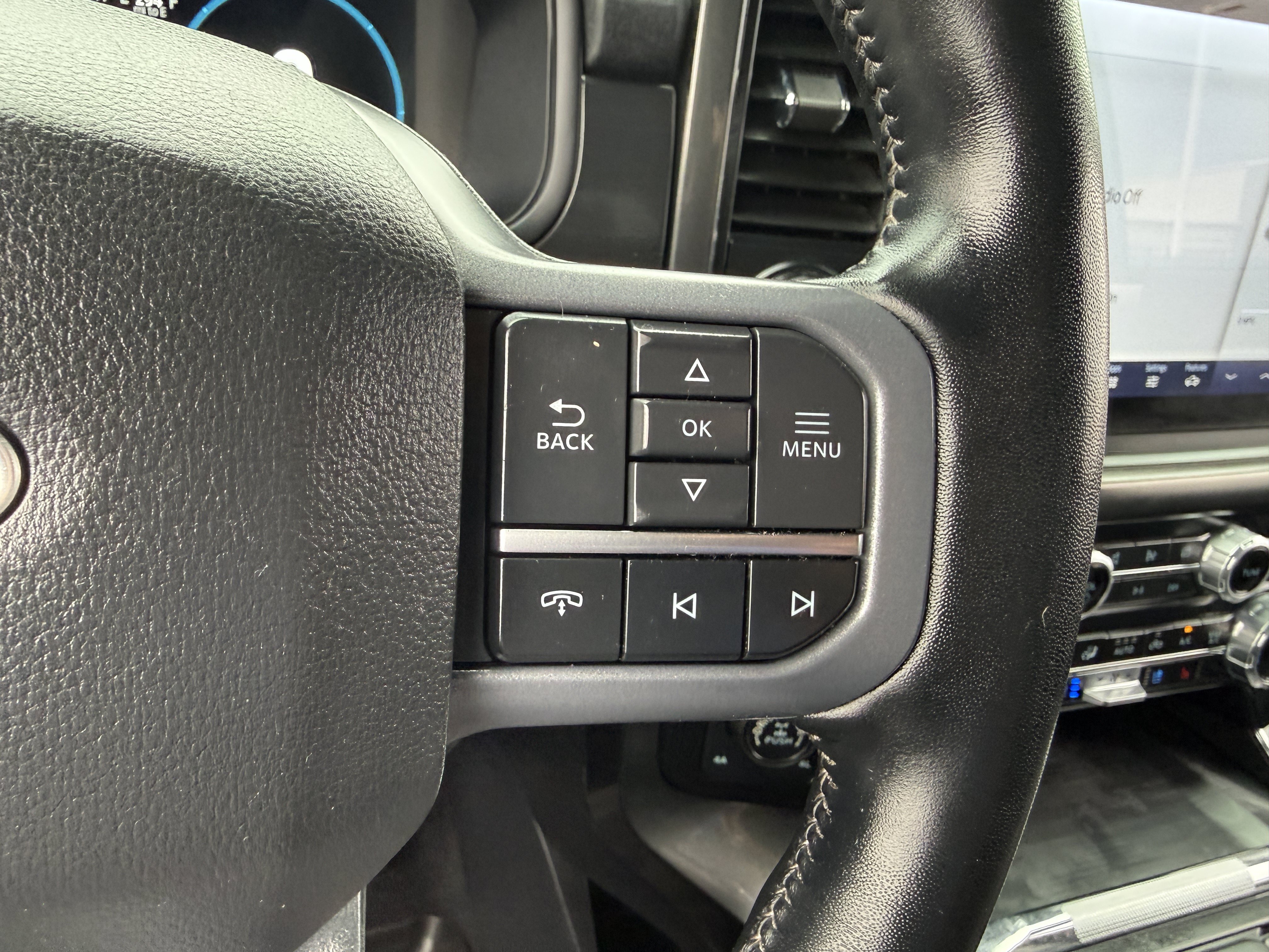 Used 2023 Ford F150 Lariat w/ Equipment Group 502A High AWD/4WD image 24