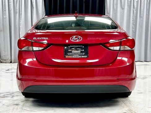 Used 2015 Hyundai Elantra SE w/ Option Group 03 image 7
