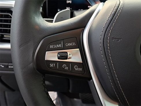 Used 2025 BMW X5 sDrive40i w/ Premium Package image 23