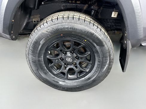 Used 2020 Toyota Tacoma SR w/ SX Package AWD/4WD image 35