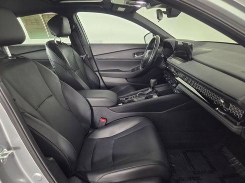 Used 2025 Honda Accord Sport image 32