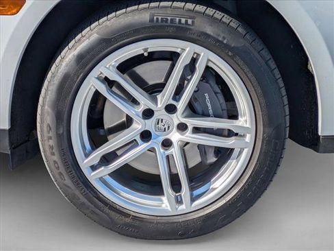 Used 2021 Porsche Macan image 26