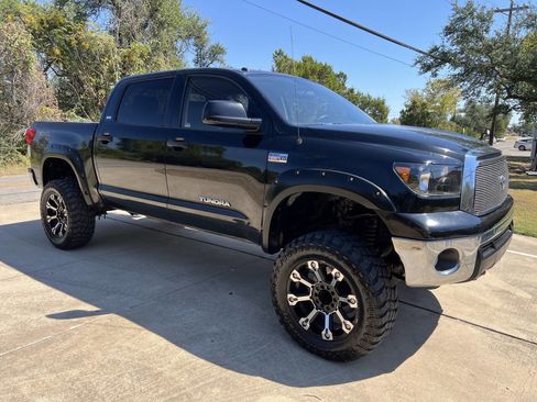 Used 2010 Toyota Tundra 4x4 CrewMax image 15