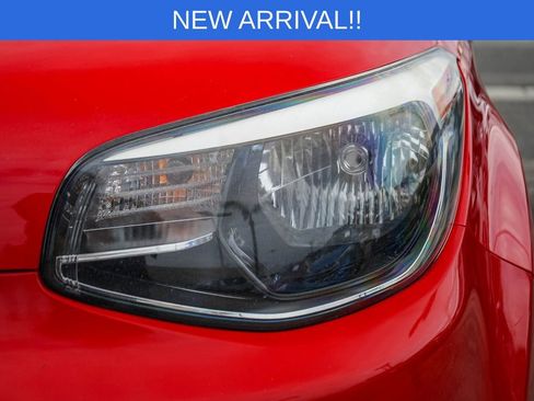 Used 2016 Kia Soul + image 10