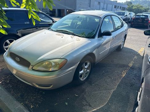 Used 2007 Ford Taurus SE FWD image 6