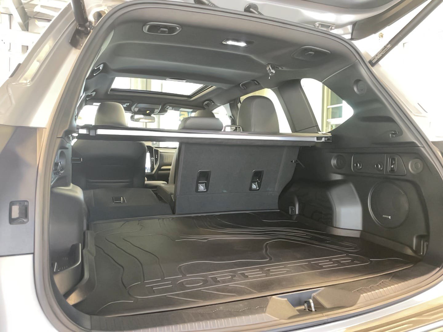 Used 2025 Subaru Forester Limited AWD/4WD image 12
