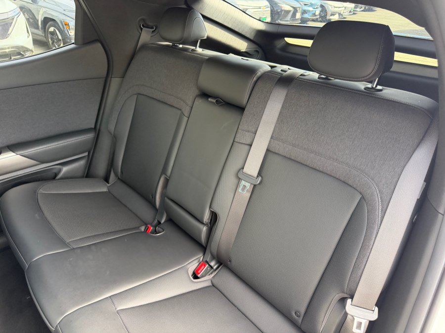Used 2024 Genesis GV60 RWD image 48
