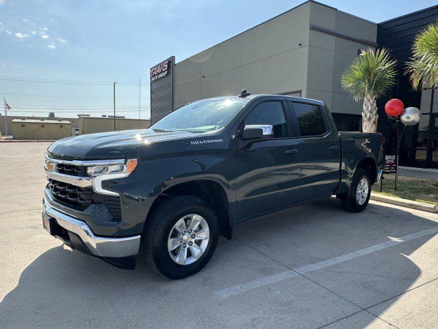 Used 2025 Chevrolet Silverado 1500 LT RWD image 10