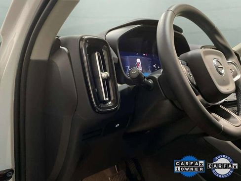 Used 2025 Volvo XC40 B5 Plus image 35