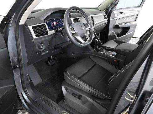 Certified 2023 Volkswagen Atlas SE w/ Panoramic Sunroof Package FWD image 19