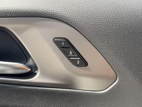New 2027 Chrysler Pacifica Select FWD image 14