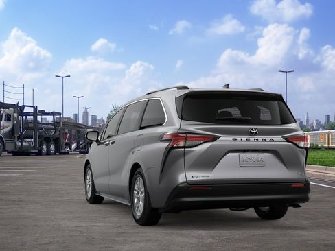 New 2026 Toyota Sienna XLE AWD/4WD image 7