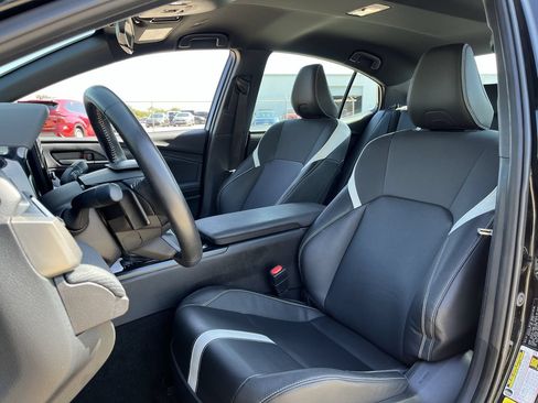 Used 2025 Toyota Camry SE FWD image 22