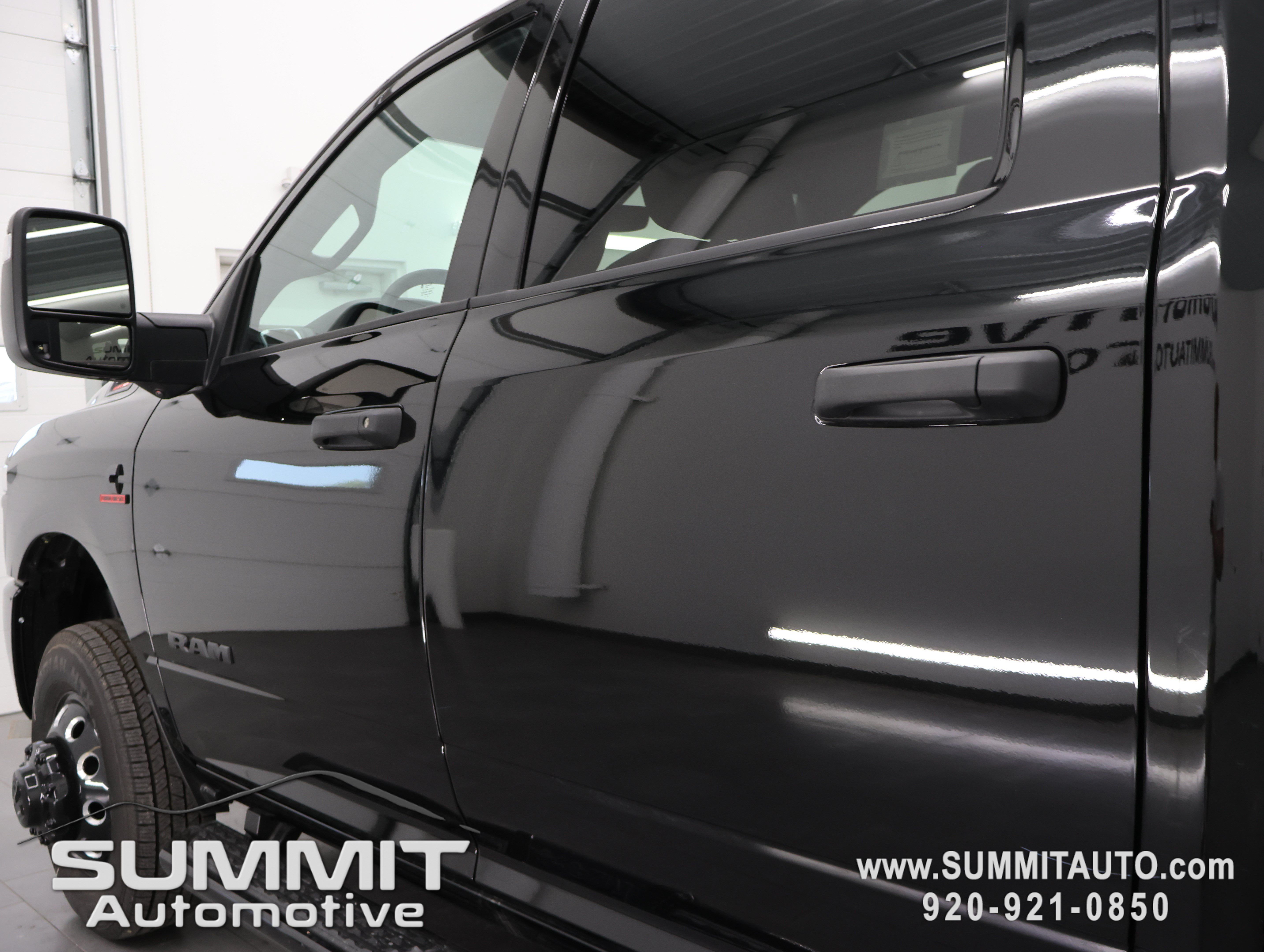 New 2026 RAM 3500 Big Horn AWD/4WD image 37