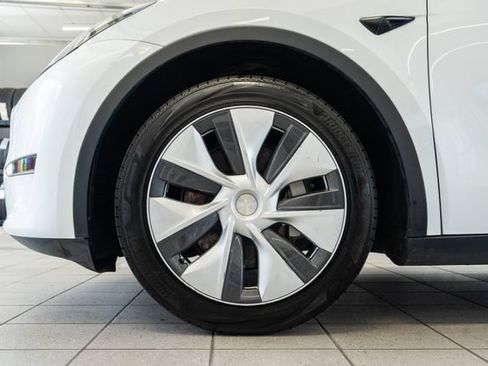 Used 2023 Tesla Model Y Long Range AWD/4WD image 7