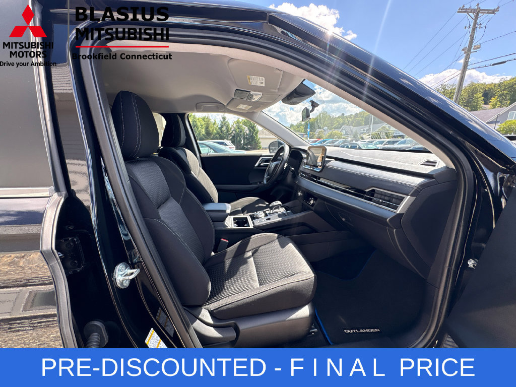 Used 2025 Mitsubishi Outlander ES AWD/4WD image 49